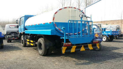 四川自貢市三輪吸糞車與吸污車 城市環(huán)境衛(wèi)生的重要工具